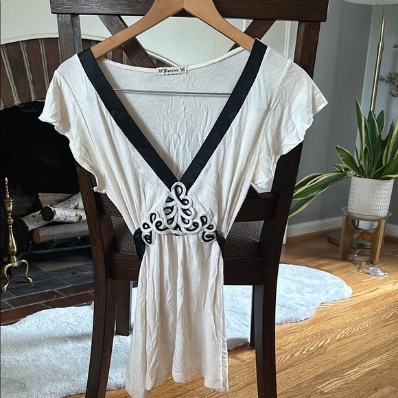 White and Black Blouse with Satin Belt - Picture 1 of 4